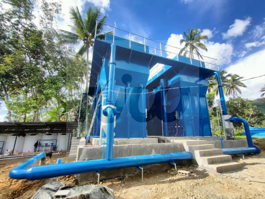 Installation compacte de purification d'eau de rivière avec pompe Grundfos et système de dosage INJECTA